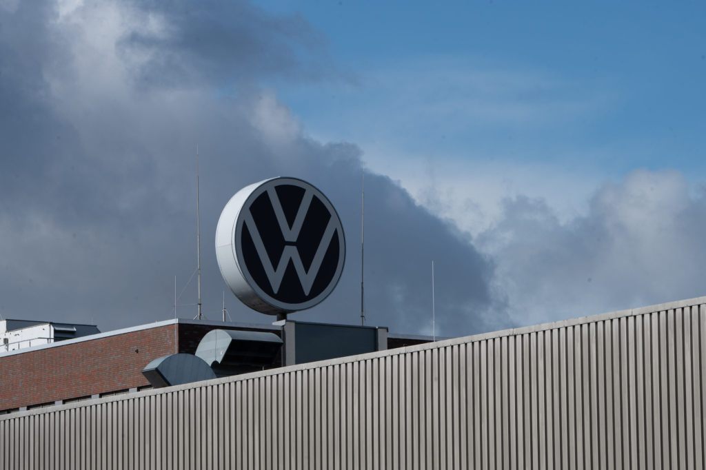 VW will mehrere Werke schliessen und zehntausende Stellen streichen