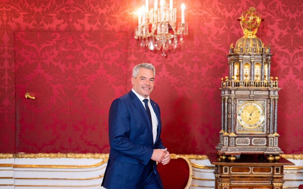 Regierungsauftrag geht an Kanzler Nehammer