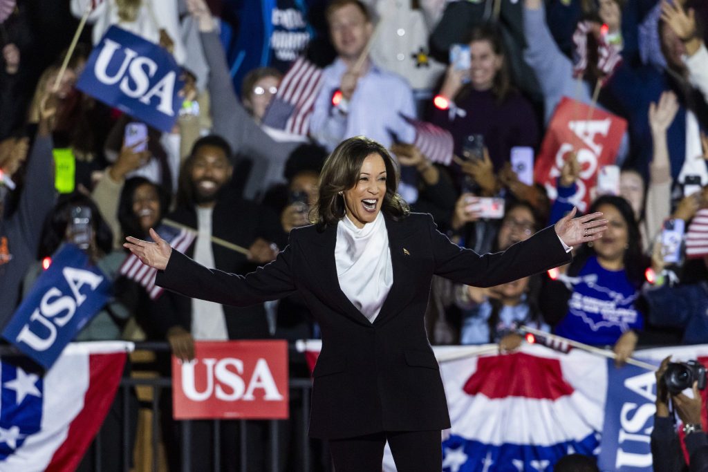 Harris fordert Ende des Trump-Chaos – Biden sorgt für Zündstoff