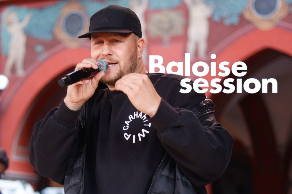 Zwischen Politikern und Fans: Skip rappt im Basler Rathaus