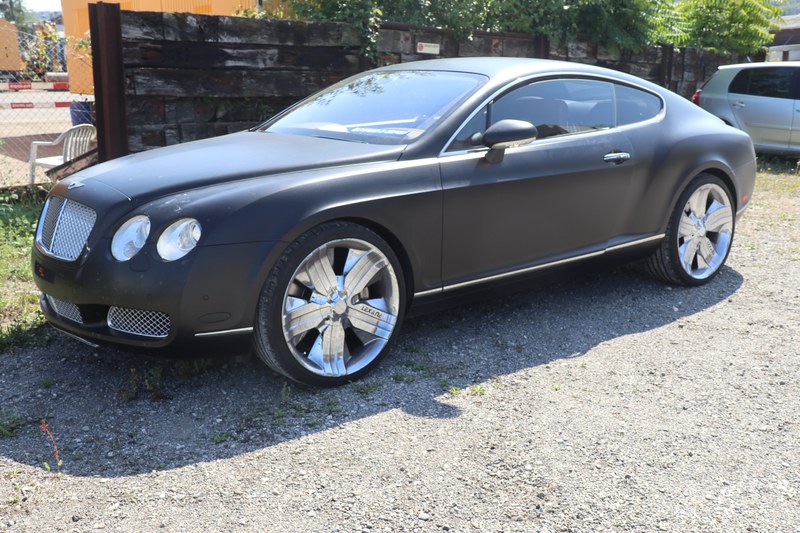Diesen Bentley bringt der Kanton Baselland am Samstag unter den Hammer