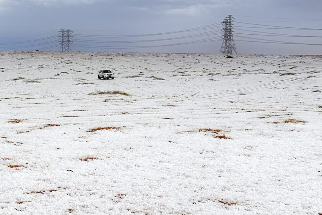 Seltener Schnee in Saudi-Arabien - Wüste weiss bedeckt