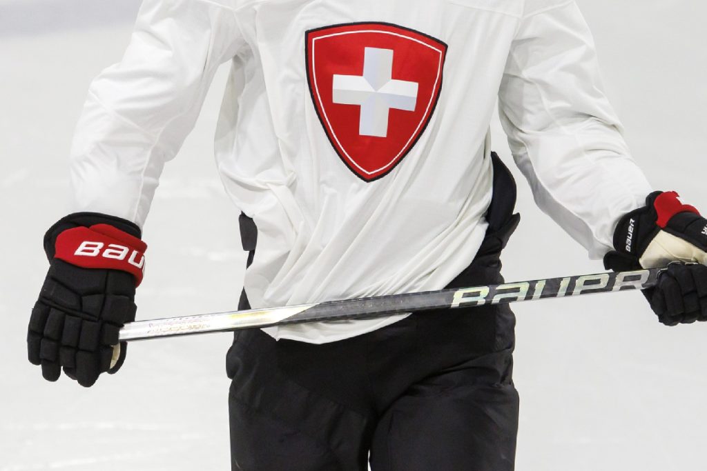 Eishockey-Nati bis 2027 mit Schweizer Wappen auf der Brust