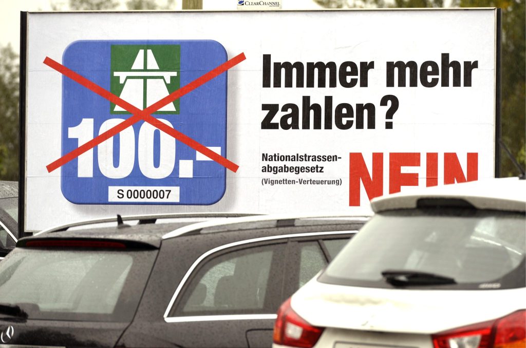 Seit 40 Jahren klebt die Vignette an unseren Autoscheiben