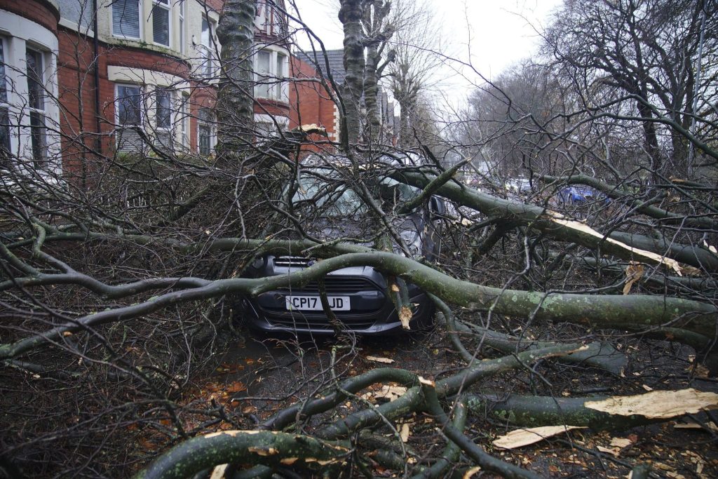 Sturm «Darragh» fegt über die Britischen Inseln – Lebensgefahr in Wales