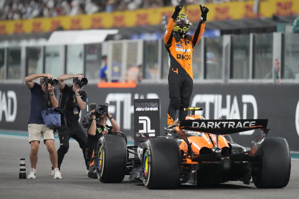 McLaren jubelt beim Saisonfinale doppelt