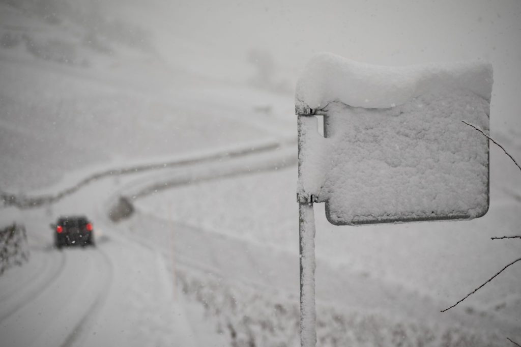 Schnee sorgt für Blechschaden auf den Schweizer Strassen
