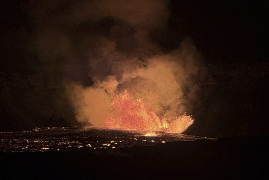 80 Meter hohe Lavafontäne: Vulkan Kilua auf Hawaii spuckt wieder Lava