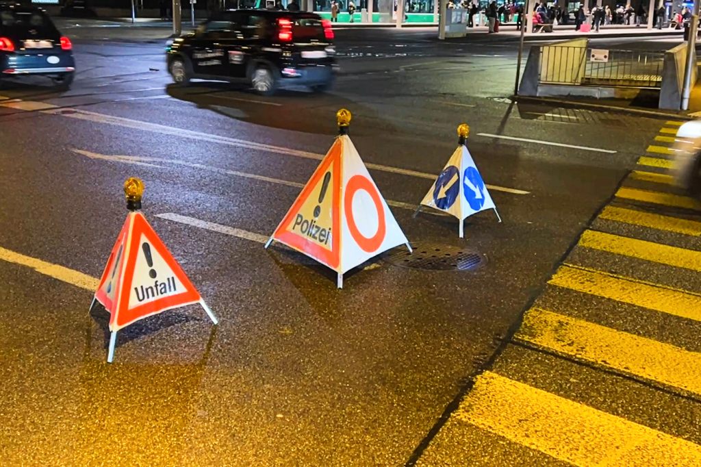 Mann am Aeschengraben von Tram erfasst und tödlich verletzt