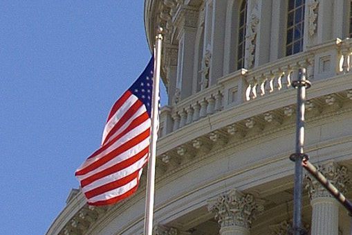 US-Flaggen bei Trumps Amtseinführung auf voller Höhe