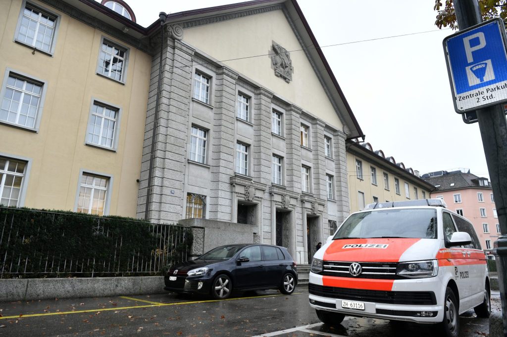62-Jähriger steht wegen Schändung in Zügen vor Zürcher Gericht