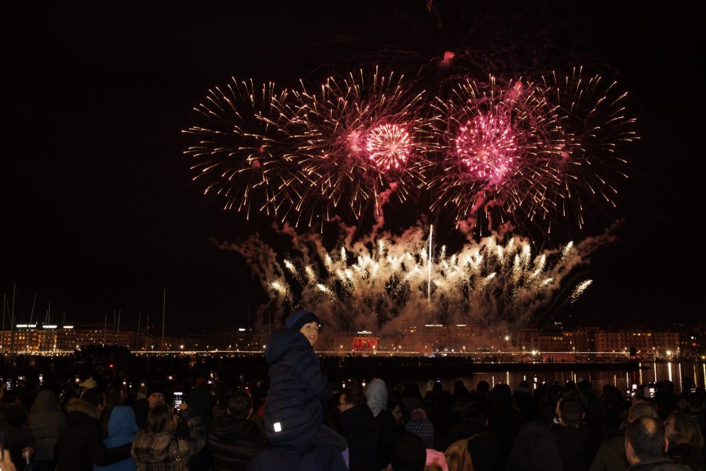Start ins neue Jahr mit Feuerwerk, Cüpli und Verletzten