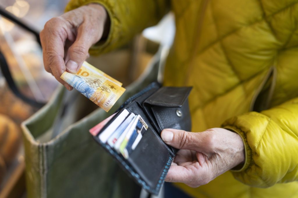 Schweizer Inflation im Dezember leicht tiefer