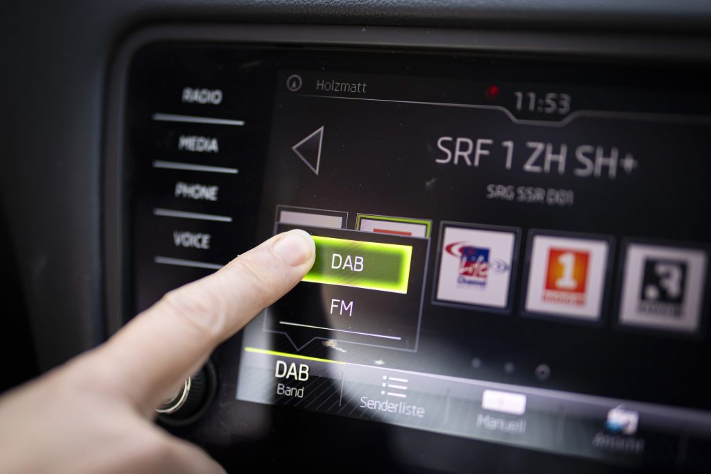 Das Ende der UKW-Radio-Ära sorgt für Andrang in Autogaragen