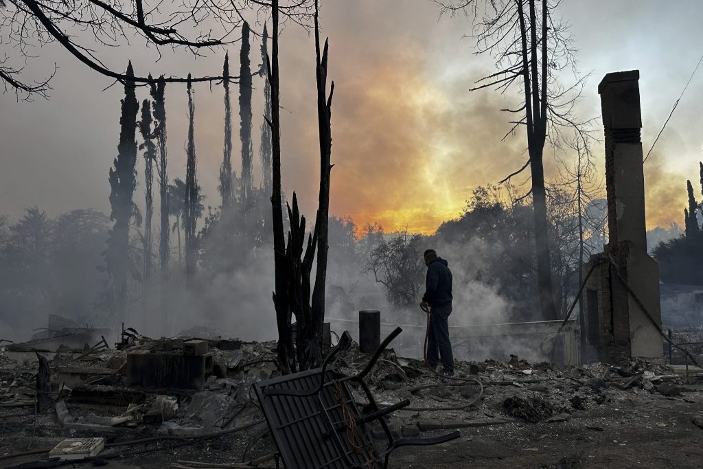Verheerende Brände in Los Angeles: Wind-Pause macht Hoffnung