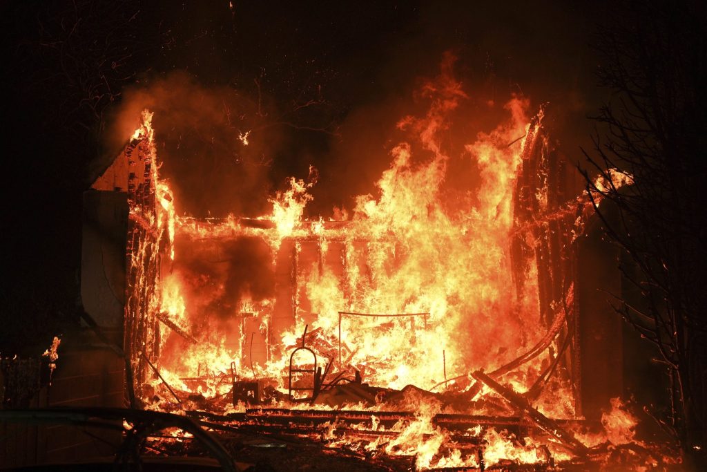 Brände in Los Angeles: Drei Feuer weiterhin ausser Kontrolle