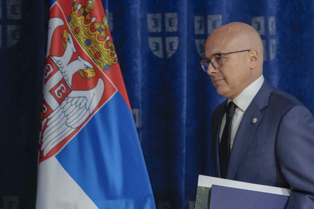 Serbiens Premier Vucevic tritt nach Protesten zurück