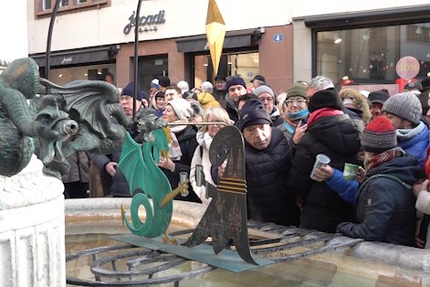 Der Hypokras aus dem Brunnen fasziniert nicht nur die Super-Bebbi