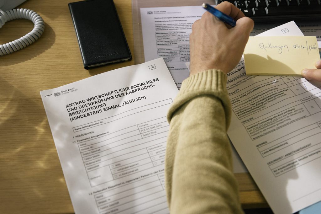 Baselland soll Professionalisierung der Sozialdienste prüfen