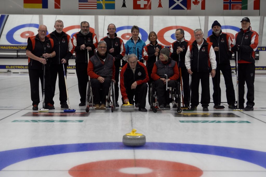 Auf dem Glatteis im Curlingzentrum Region Basel