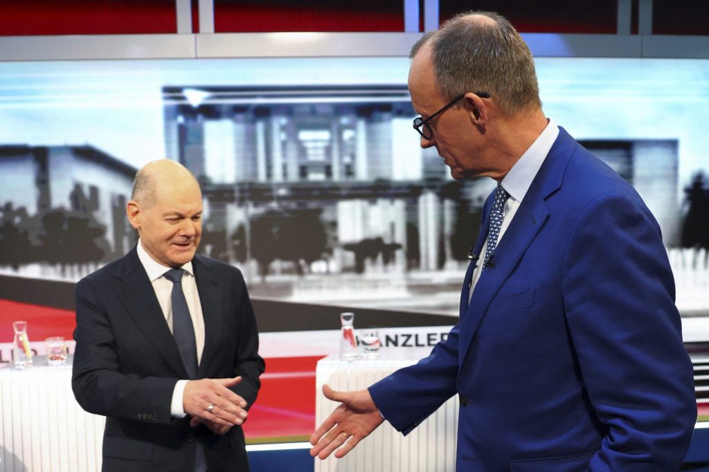 Union und SPD nehmen Gespräche auf: Merz bei Scholz