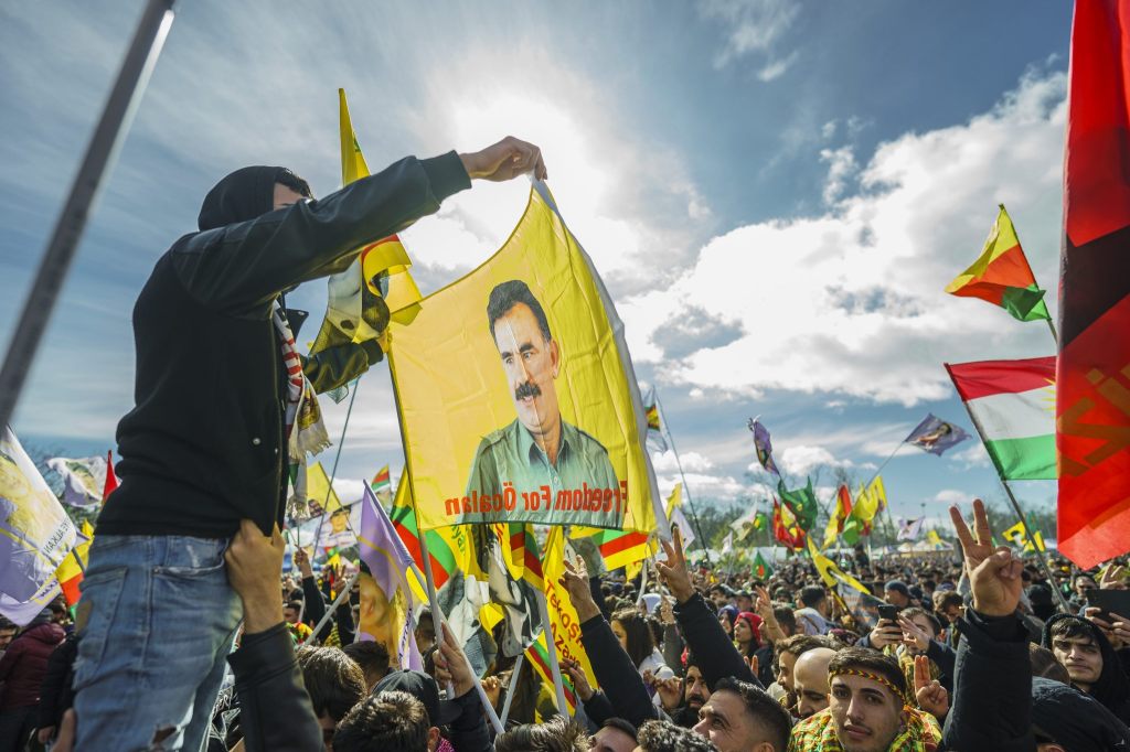PKK-Chef Öcalan ruft zur Niederlegung von Waffen und Auflösung der PKK auf