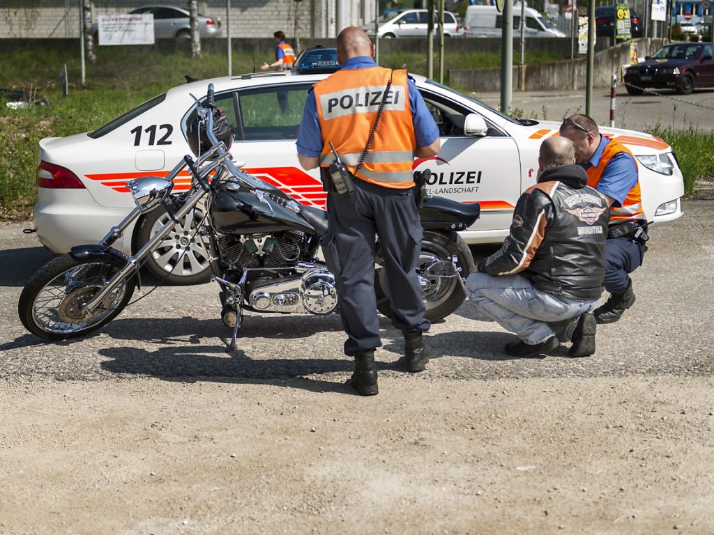 Baselland lässt neu ausländische Polizistinnen und Polizisten zu