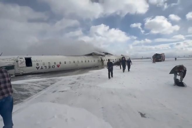 Flugzeug crasht in Toronto – alle Passagiere wohlauf