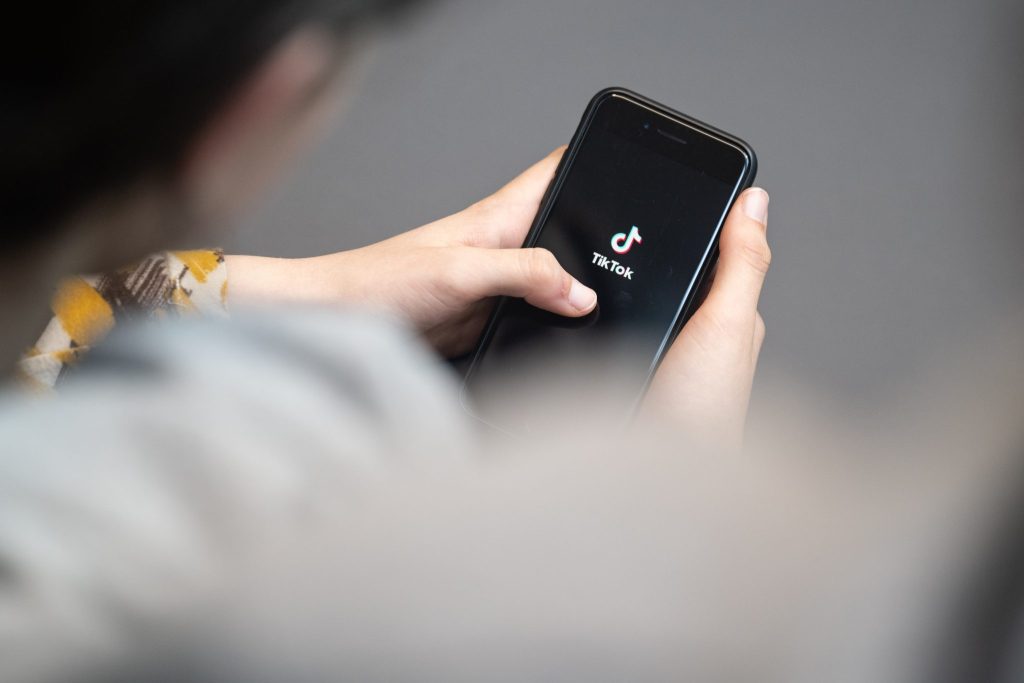 Ständerat lässt Verbot von Medienplattformen für Jugendliche prüfen