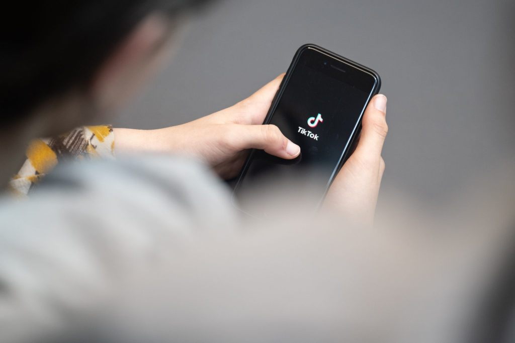 Ständerat lässt Verbot von Medienplattformen für Jugendliche prüfen