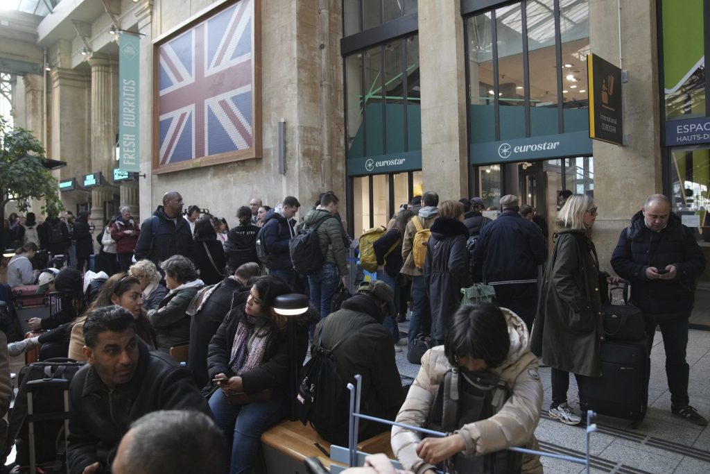 Nach Blindgängerfund: Züge am Pariser Gare du Nord stehen still