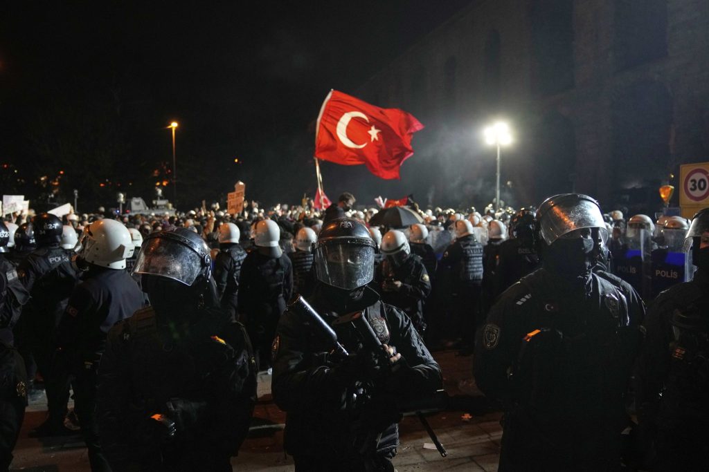 Politisches Klima in der Türkei heizt sich weiter auf