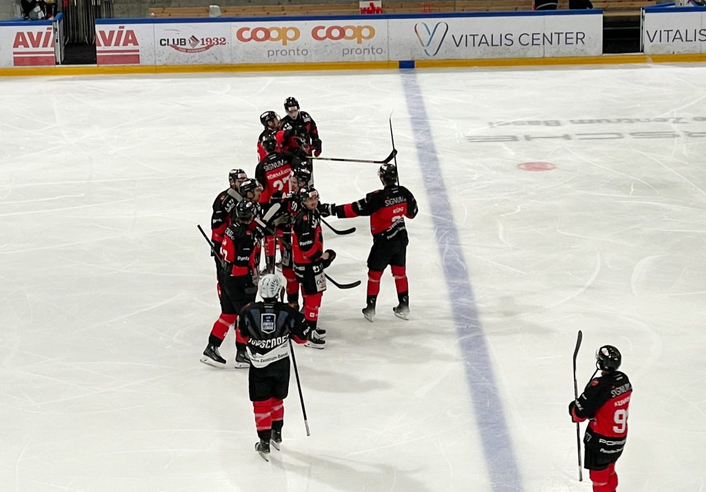 Sieg in der Verlängerung – EHC Basel legt wieder vor