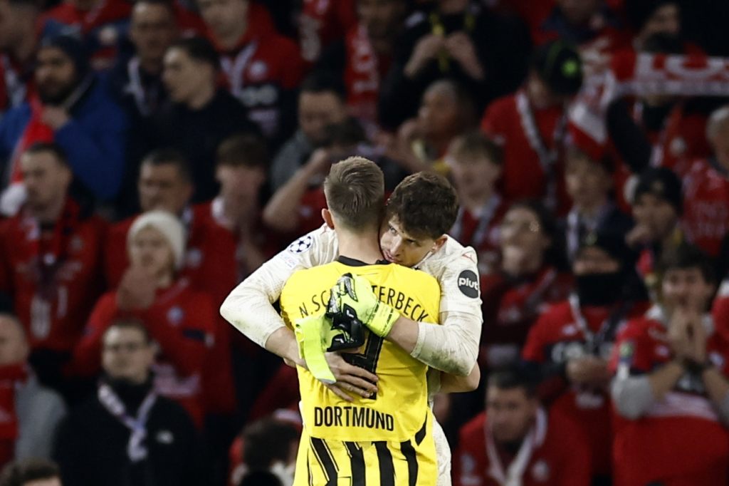 BVB dreht Partie und steht im Viertelfinal