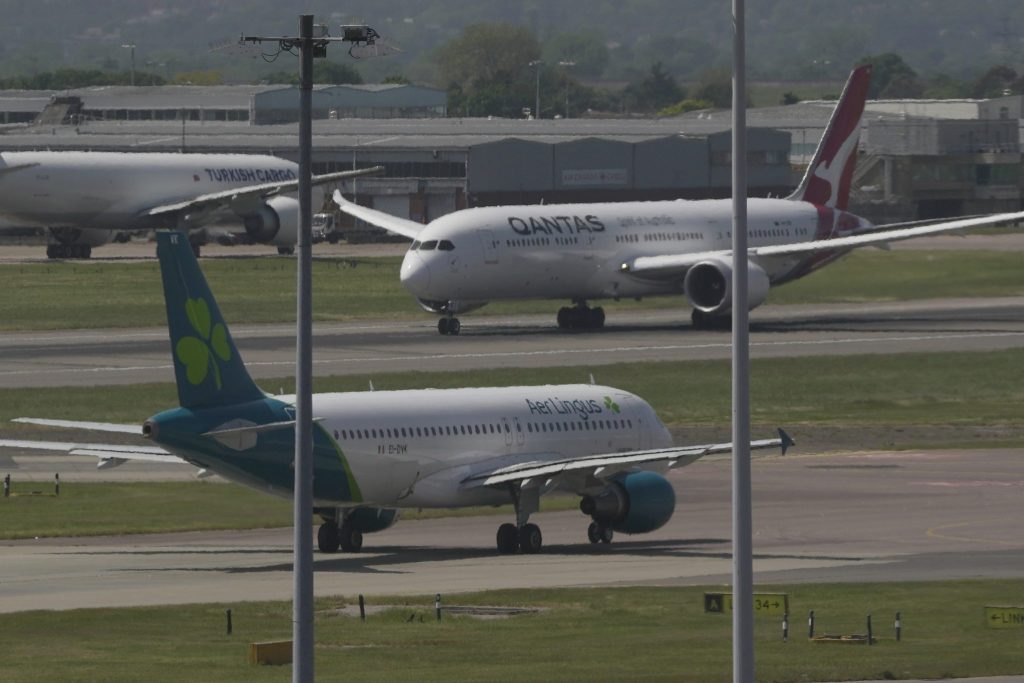 Flugzeuge am Boden: Londoner Flughafen Heathrow wegen Stromausfall geschlossen