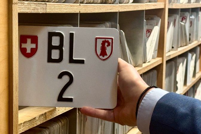 Das Startgebot für dieses Nummernschild liegt bei 1900 Franken