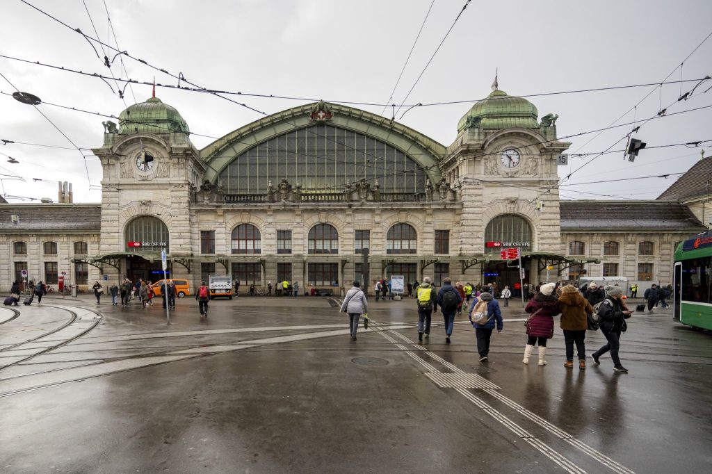 Mehr Sitzbänke und Grün für den Centralbahnplatz