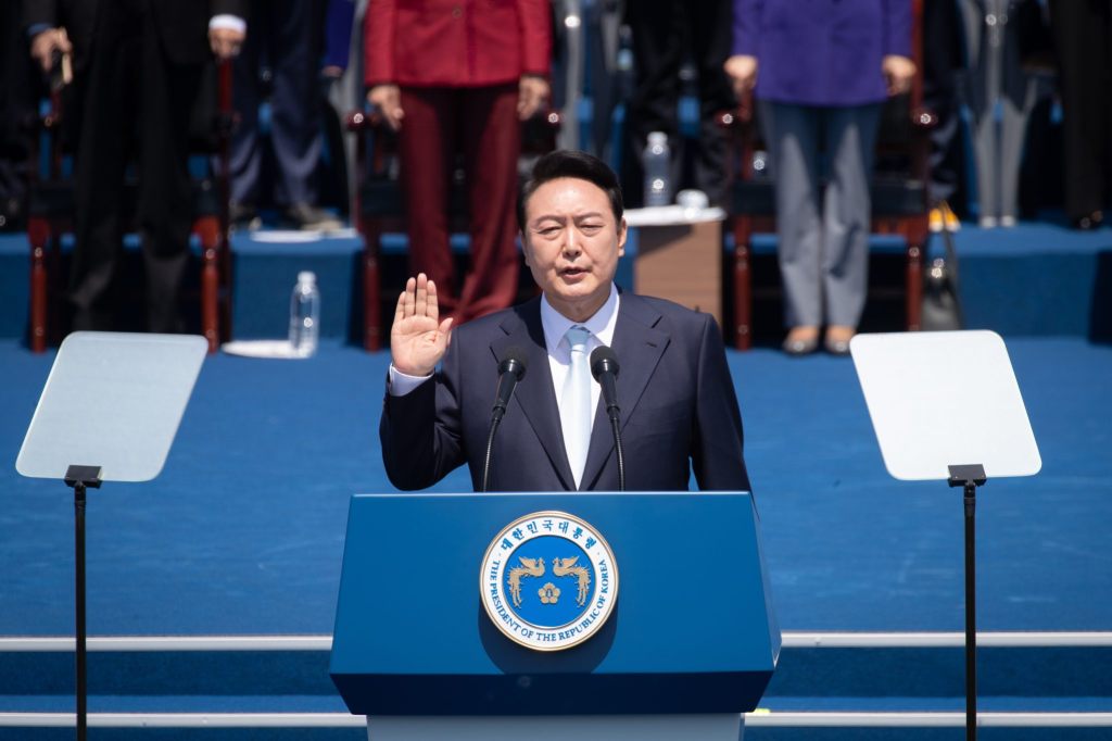 Südkoreas Präsident Yoon des Amtes enthoben