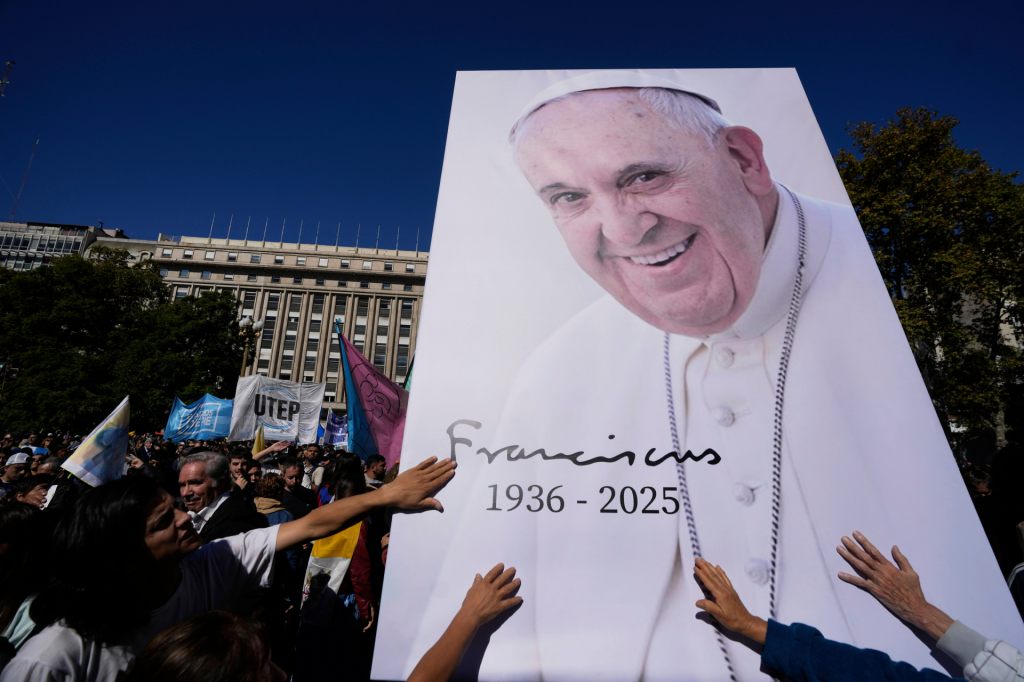 Argentinier verabschieden Papst mit Messe in Buenos Aires