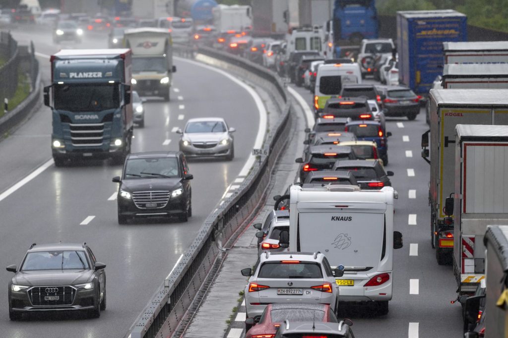 17 Kilometer Stau vor Gotthard-Nordportal gegen Süden