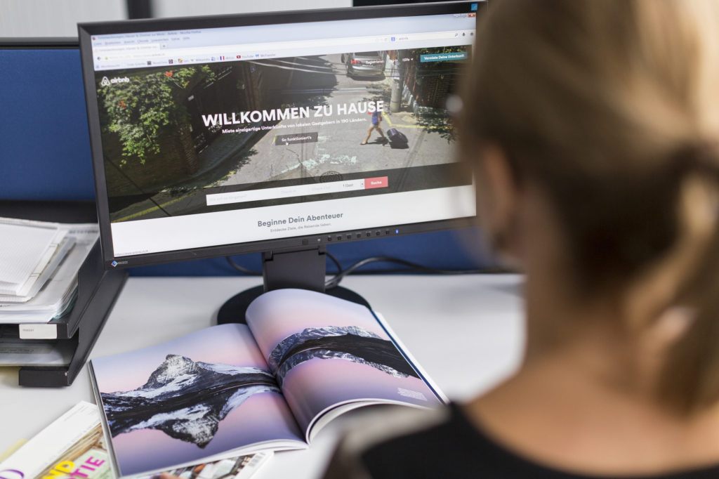 Neue Strategie: Airbnb setzt auf Masseure, Köche und Haar-Stylisten