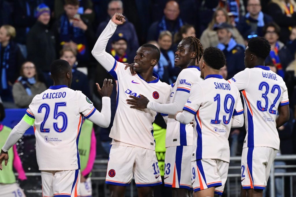 Betis und Chelsea legen vor