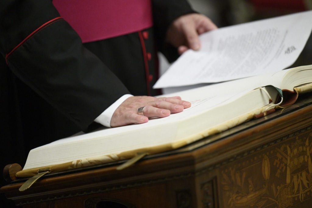 Konklave beginnt: Katholische Kirche wählt neuen Papst