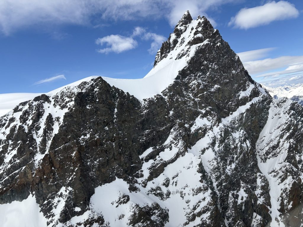 Fünf Skitourengänger in Walliser Alpen tot aufgefunden