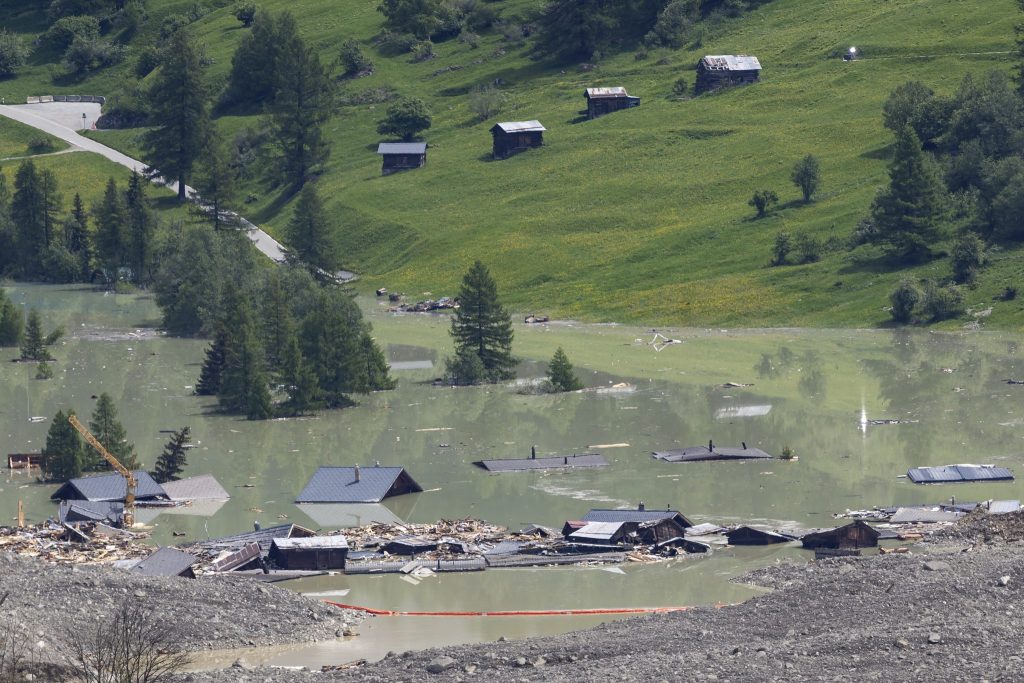 Wasser fliesst langsam wieder ab – Behörden optimistisch