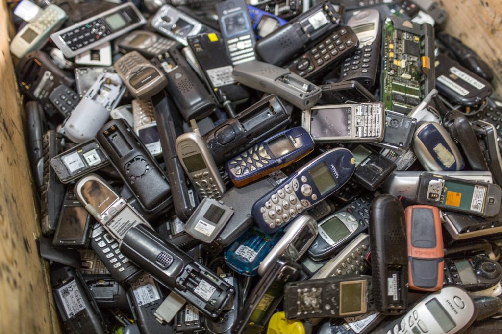 Schweizer:innen recyceln 2024 mehr Elektro- und Elektronikgeräte
