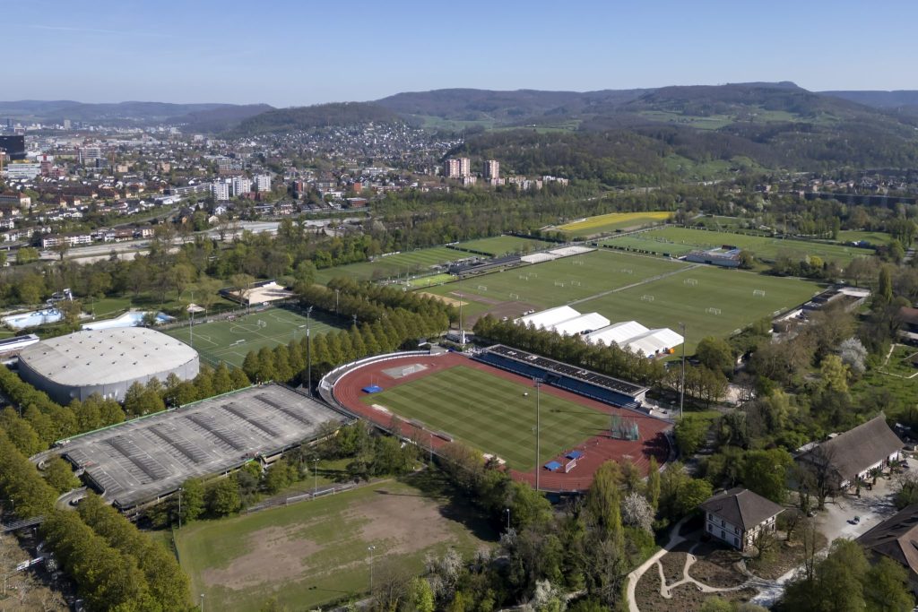 Strassenfussballturnier vereint Frauen aus 13 Ländern