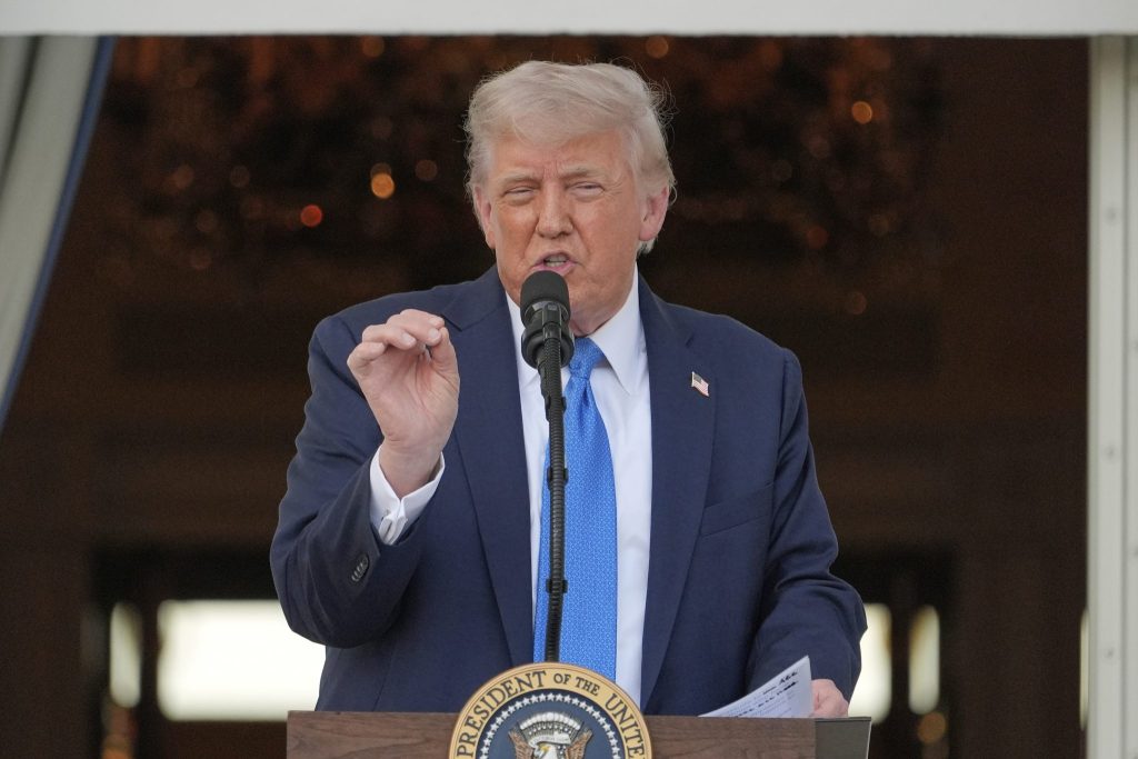 US-Präsident Trump will Staatsangehörige aus 12 Ländern nicht mehr einreisen lassen