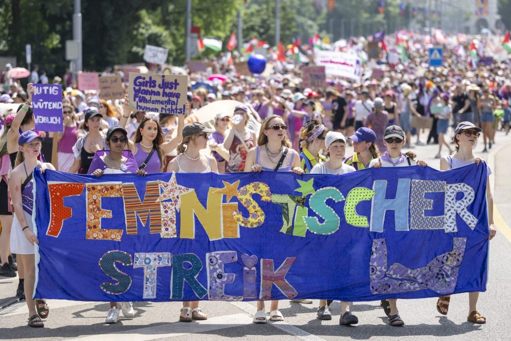 Trotz der Hitze: Rund 7000 Menschen gingen für die Gleichstellung auf die Strasse