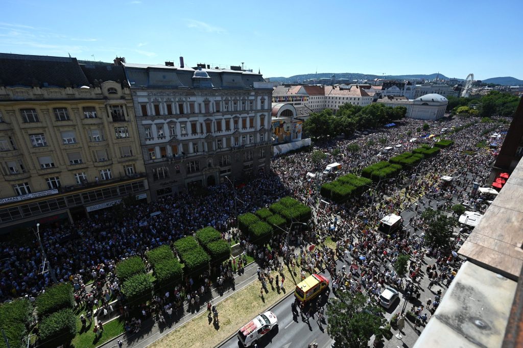 Über 100&#8217;000 Menschen trotzen Orbans Pride-Verbot in Budapest